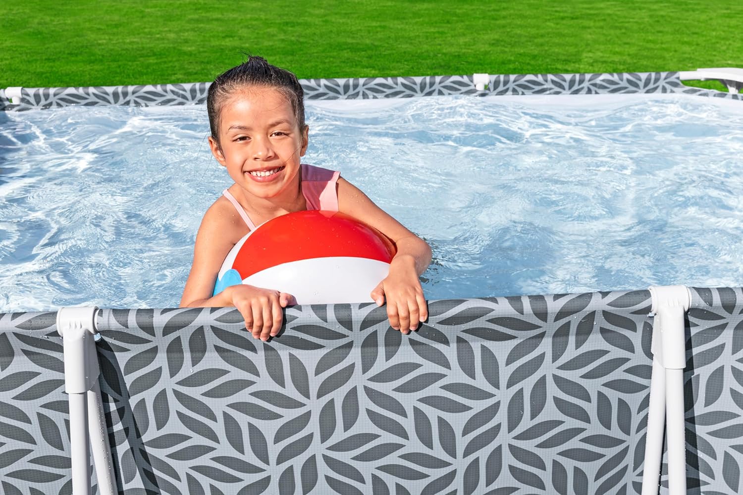 BESTWAY Piscina tiene una capacidad de 4.000 litros y la parte exterior del revestimiento tiene un diseño geométrico de hojas que destacará en tu jardín Desmontable Steel Pro 366x201x66 cm Gris