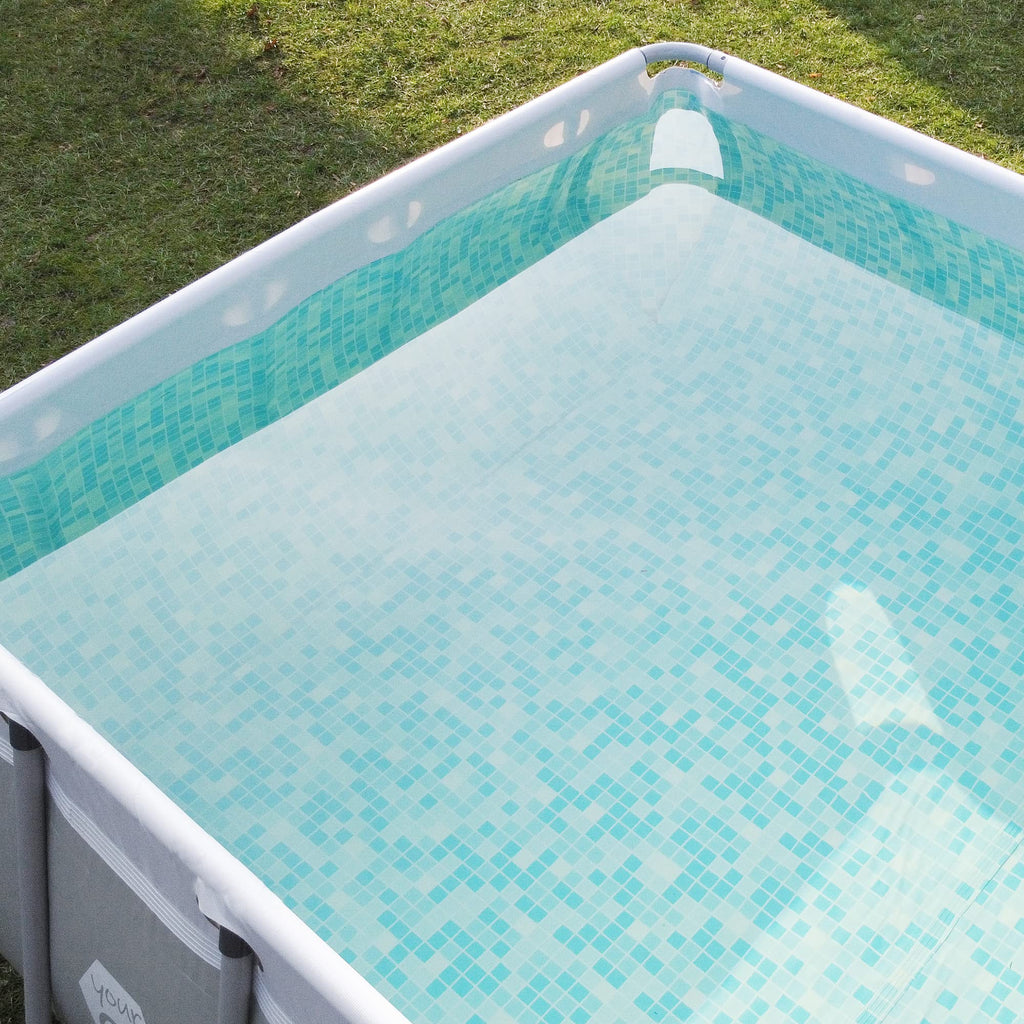 Piscina rectangular de 396x207x100 cm hecha de acero, proporciona un espacio generoso para que toda la familia disfrute en el jardín o la terraza.